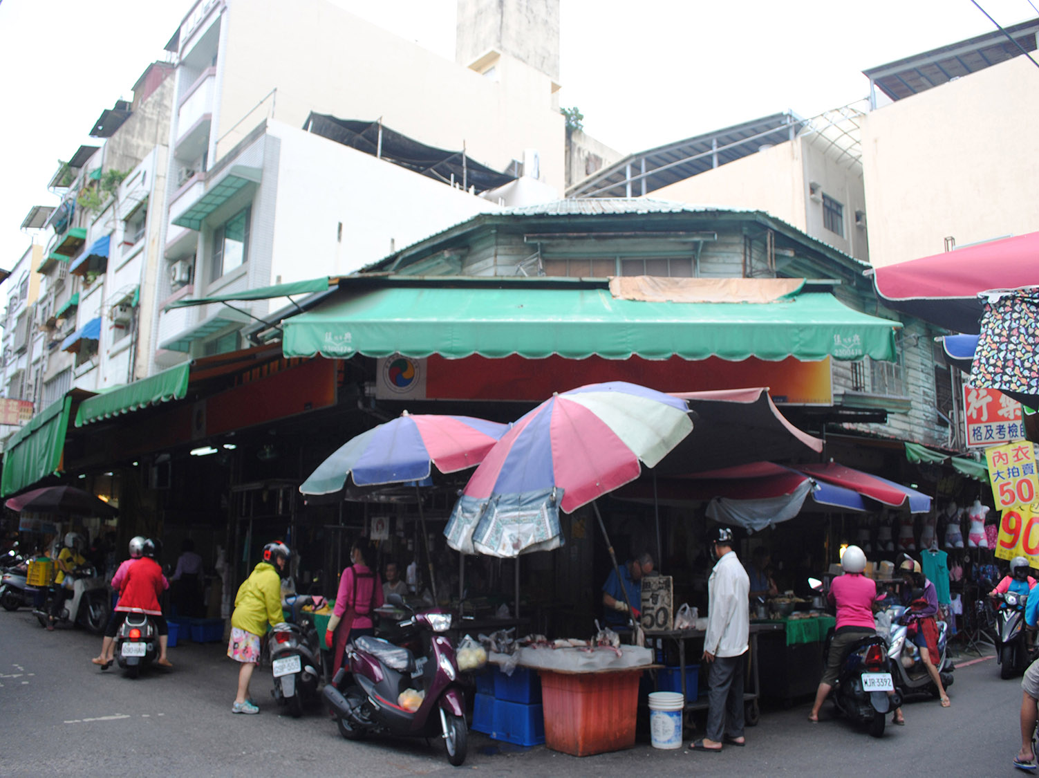 嘉義市共和路71號、共和路與中正街路口中正街157號、159號、161號商家